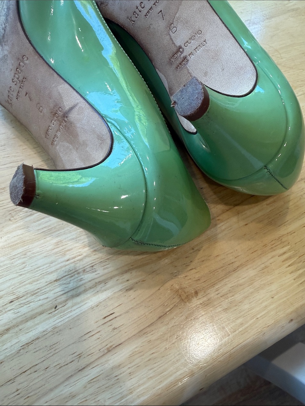 kate spade green patent pumps with lucite turquoise square accent 7B - Picture 4 of 8